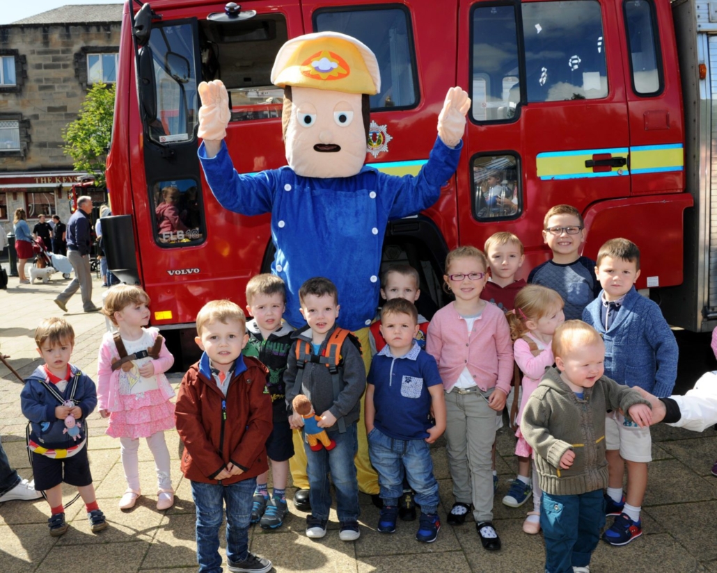 Big crowds turn out as Fire Engine Rally returns to Johnstone