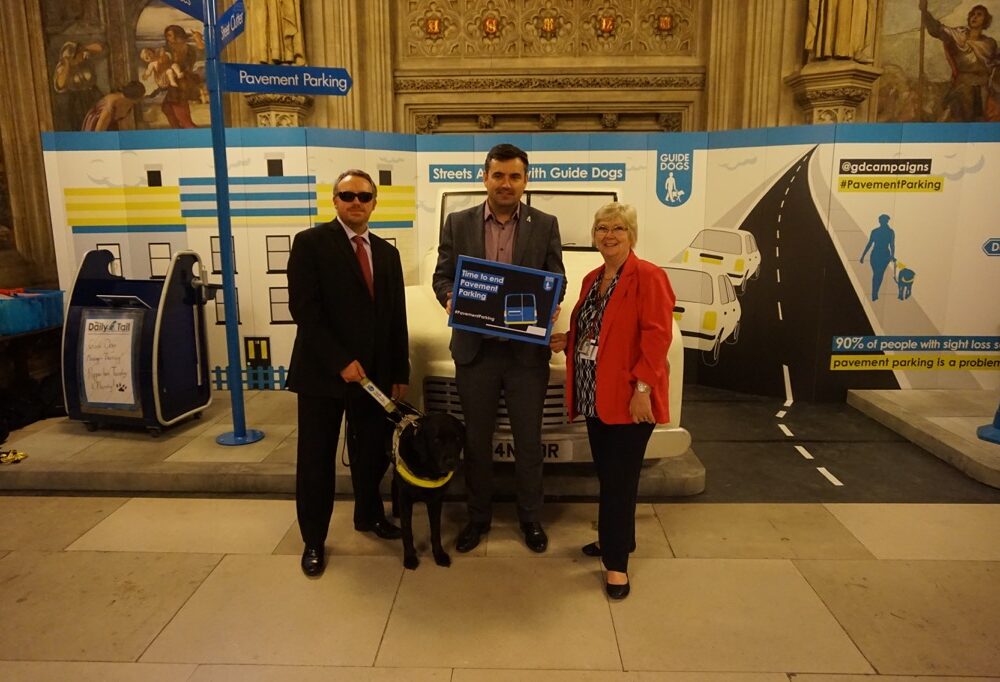 Gavin Newlands MP talks about pavement parking dangers with Guide Dogs
