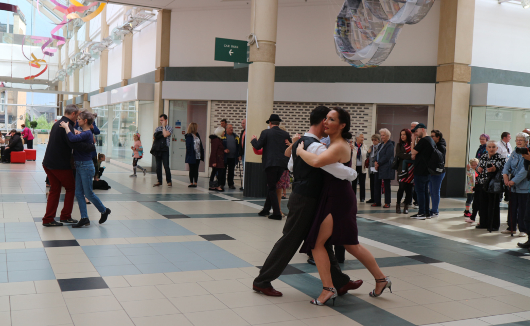 Paisley Tango flash mob in the Piazza Paisley