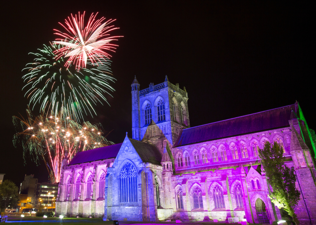 Paisley set for 90s themed fireworks spectacular