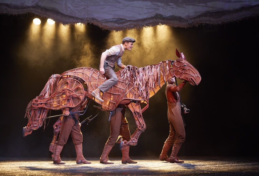 WAR HORSE IS COMING!