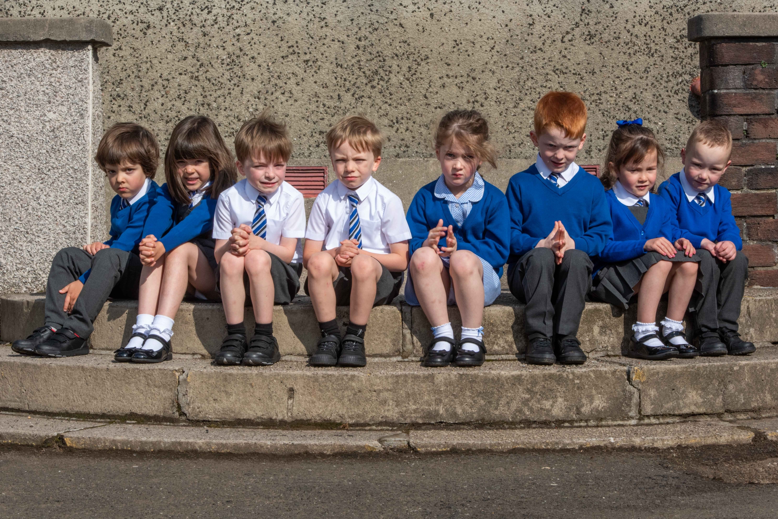 Primary - Lochwinnoch - Twins First Day of School group outside school - 13 Aug 2019 - KC (5)