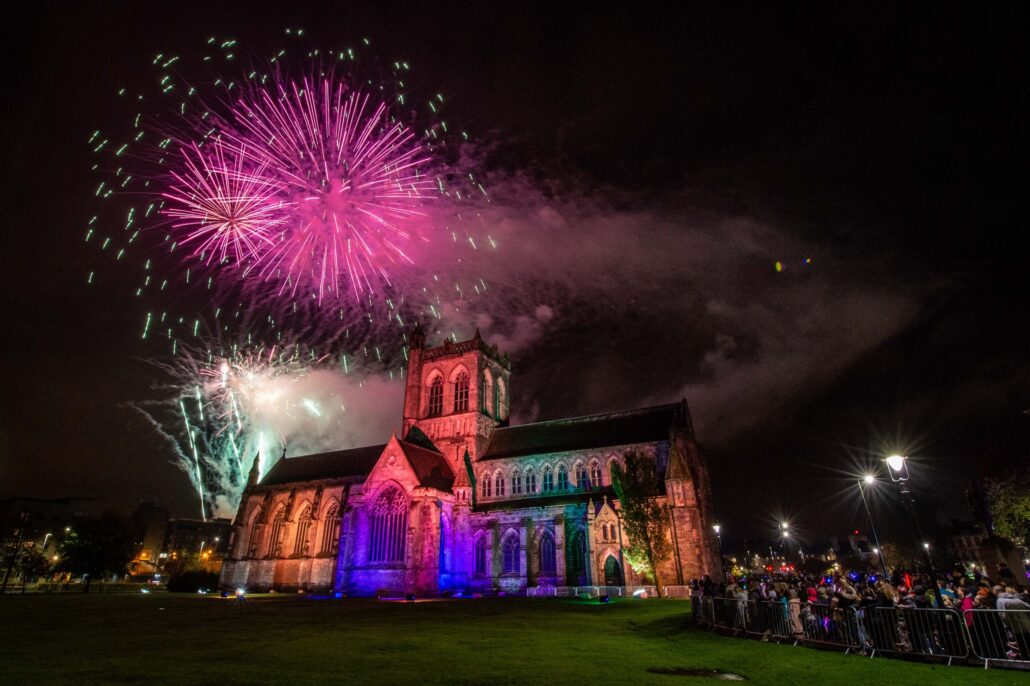 Thousands turn out for Paisley’s Fireworks Spectacular