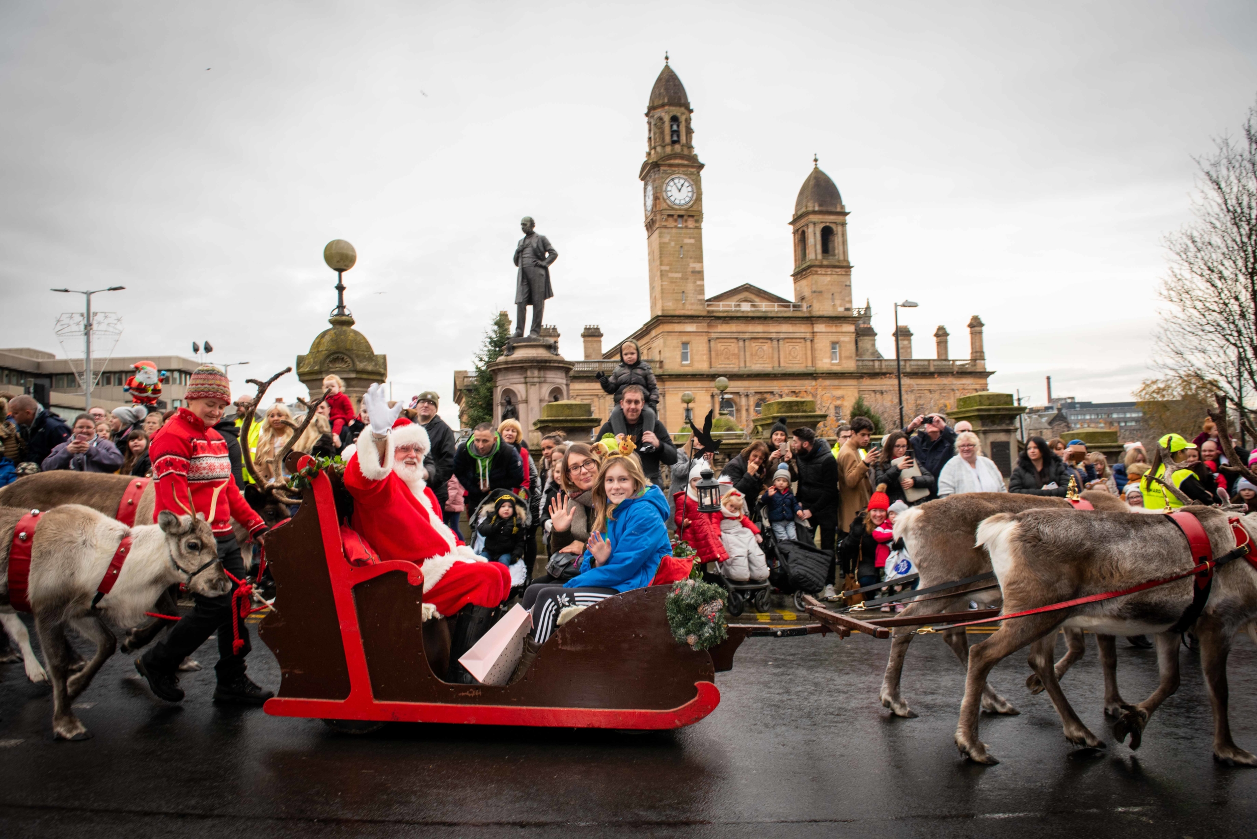Thousands turn out for Paisley’s annual Christmas Lights Switch On