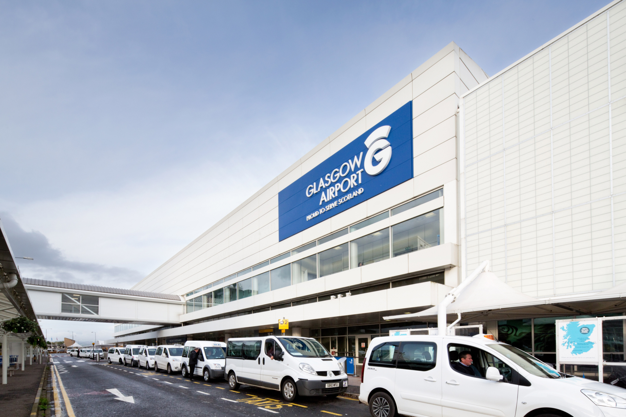 GLASGOW AIRPORT SCOOPS AIRPORT OF THE YEAR AWARD Paisley Scotland