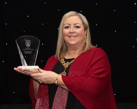Nominate Renfrewshire’s local heroes in the Provost’s Community Awards